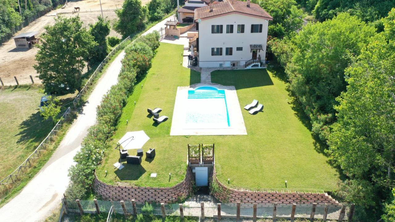 Country House Western Club Sant'Omero Exteriér fotografie