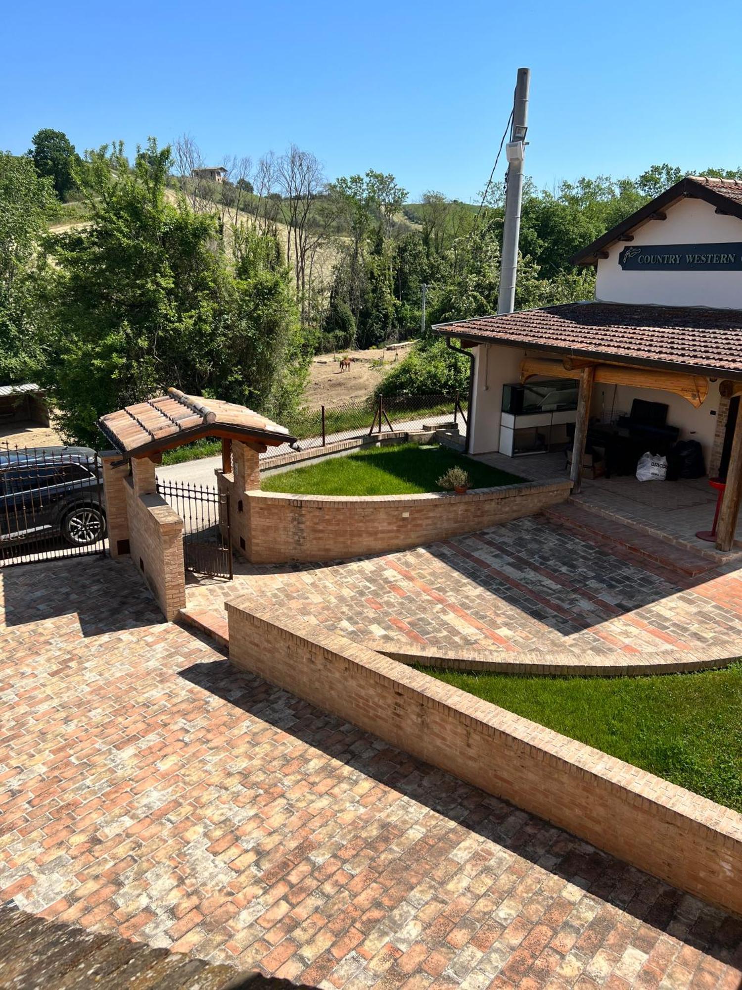 Country House Western Club Sant'Omero Exteriér fotografie